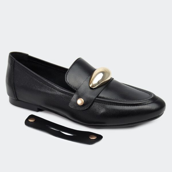 Loafer Preto em Couro com Fivelas Removíveis