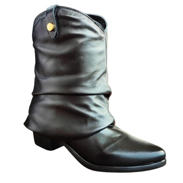 Bota Feminina Western Cano Curto Enrugado Removível em Couro Preta