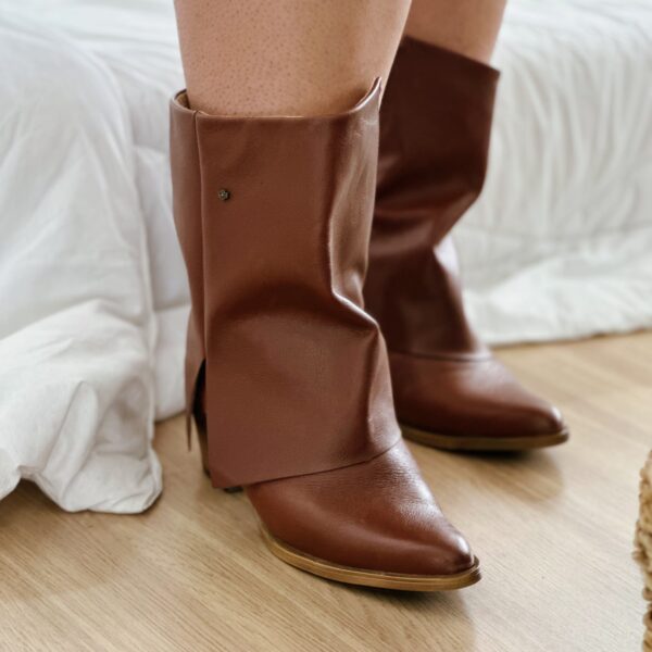 Bota Feminina Nashiville Couro Comfort Mogno Burned - Imagem 2