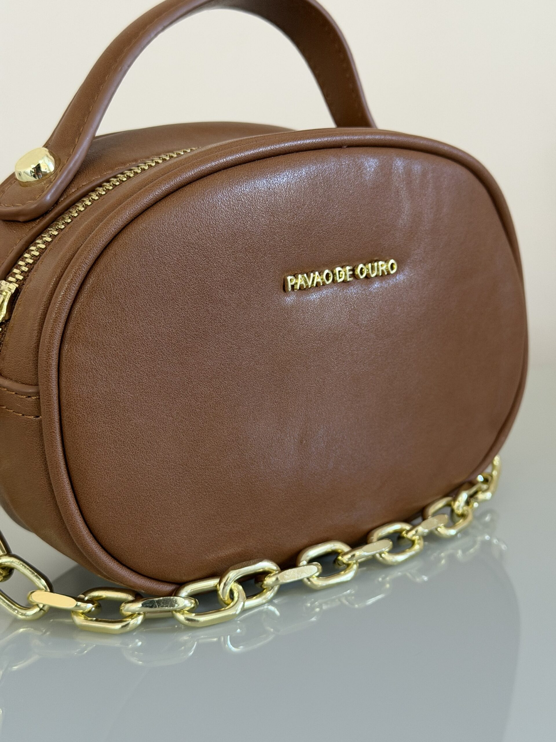 Bolsa Oval Mini com Corrente e Alça Transversal Removível - Marrom - Imagem 3