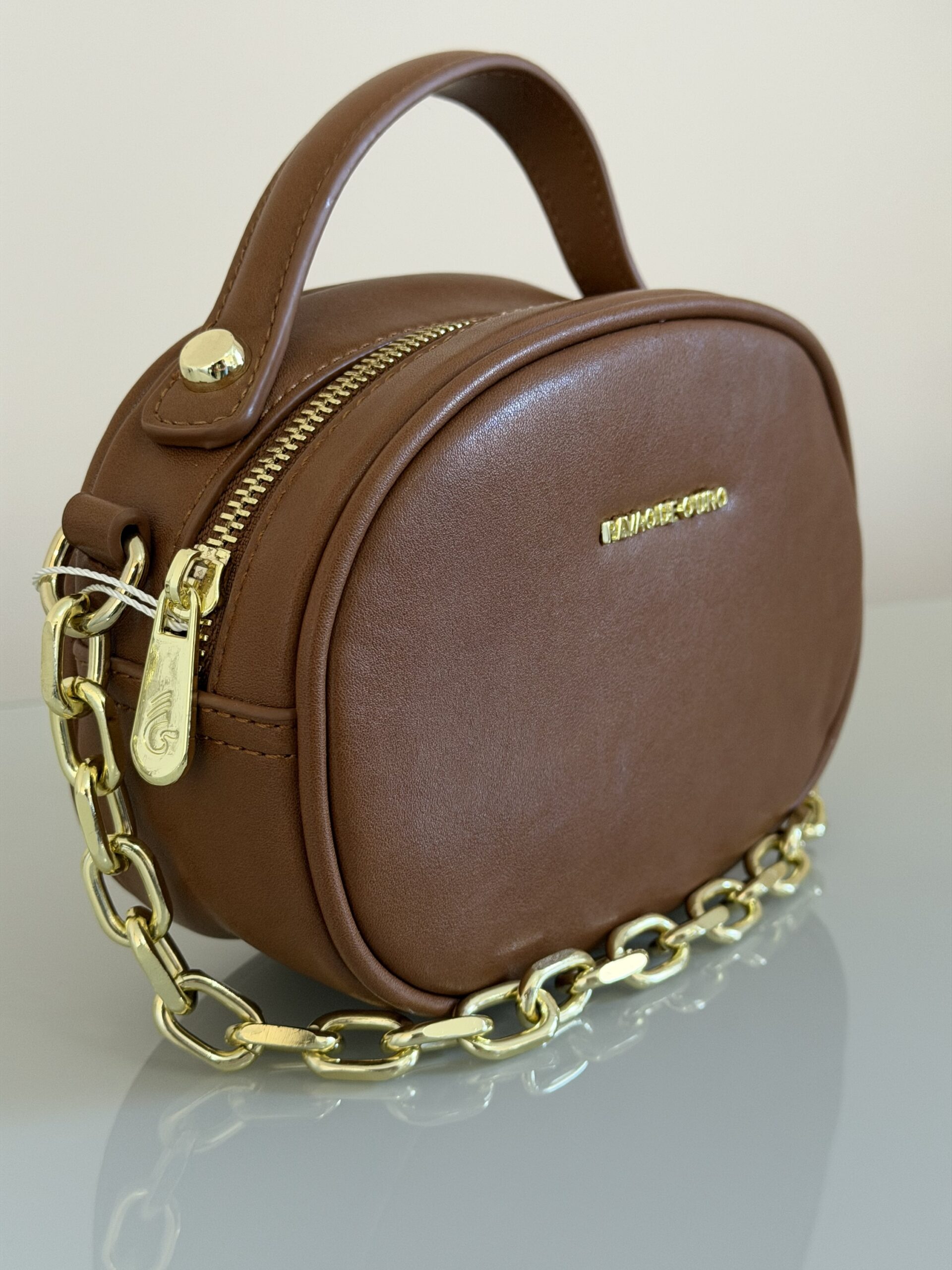 Bolsa Oval Mini com Corrente e Alça Transversal Removível - Marrom - Imagem 4