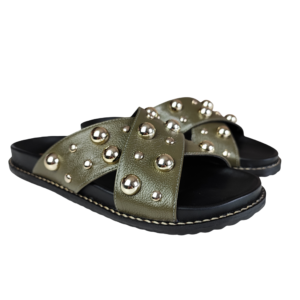 Papete Feminina Couro Musgo Zêmel Tiras Cruzadas com Esferas Douradas