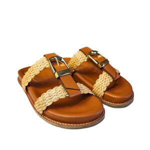 Papete Feminina Caramelo com Tiras Trançadas em Palha e Fivela Dourada