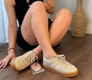 Tênis Feminino Casual com Detalhes de Tricô e Solado TR Champanhe/Rose