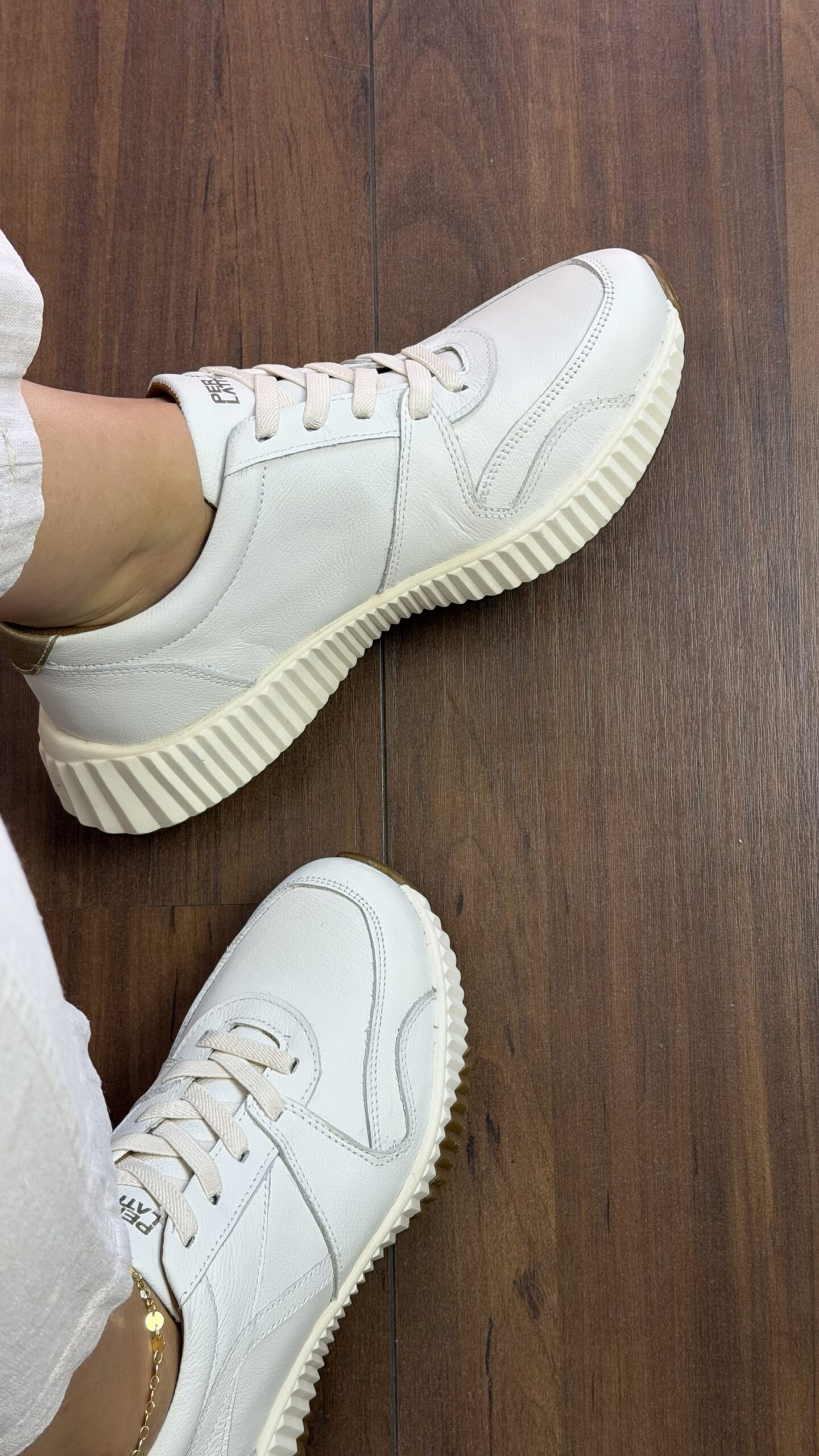 Tênis Feminino em Couro Legítimo Gelo - Imagem 4