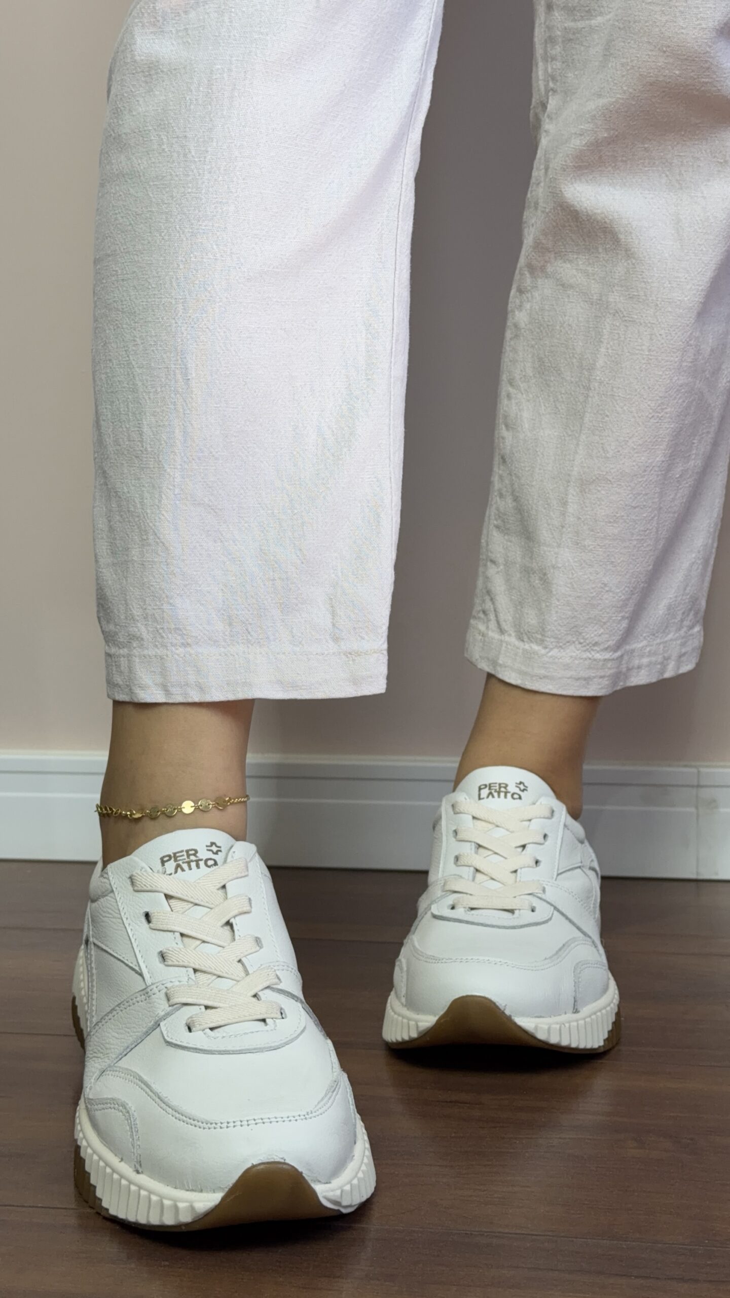 Tênis Feminino em Couro Legítimo Gelo - Imagem 3