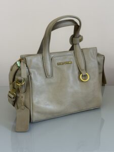 Bolsa Feminina Bege Média com Alça Ajustável – Pavão Prime