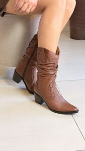 Bota New Western Marrom  em Couro Legítimo Cano Sanfonado