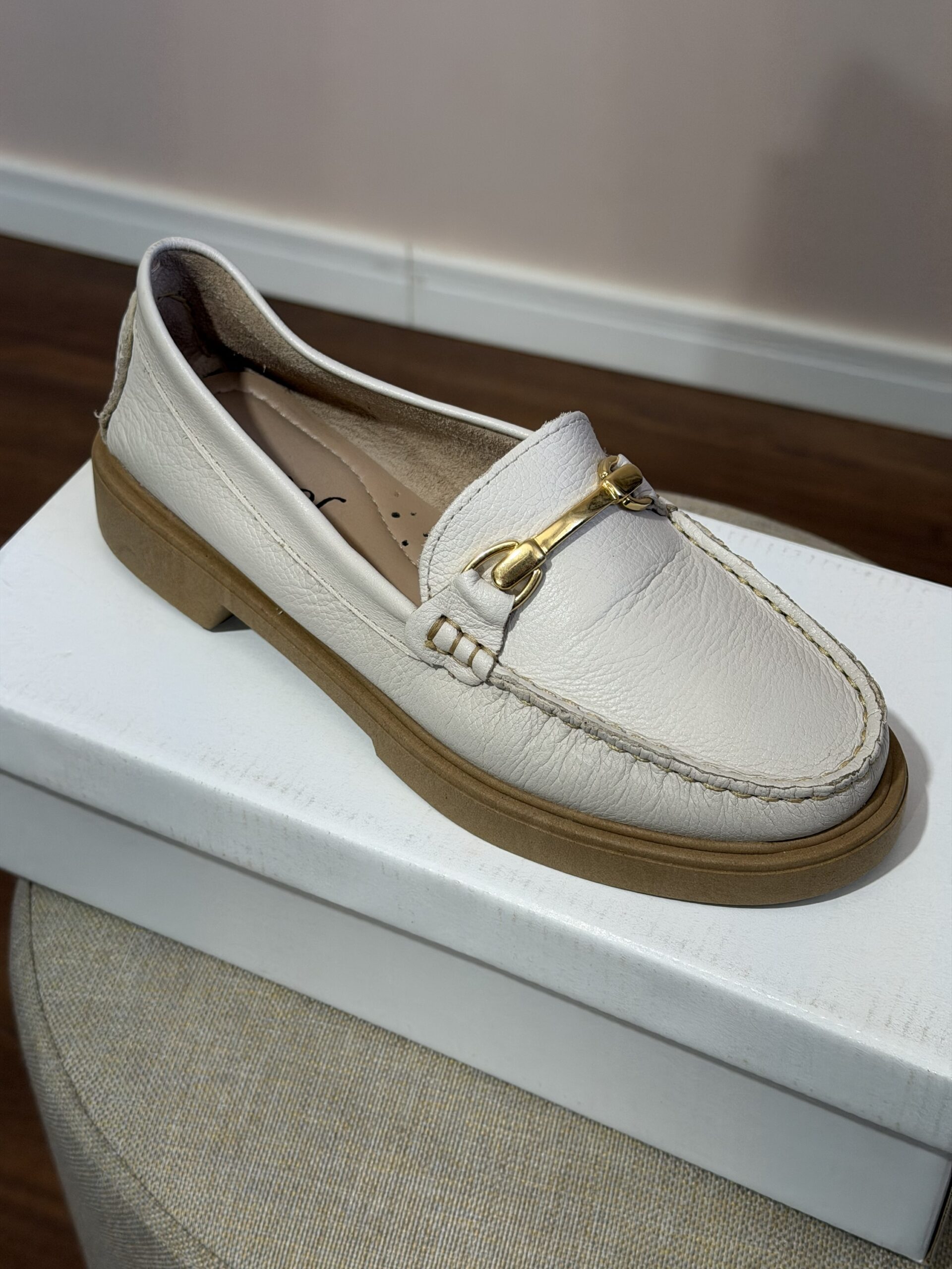 Mocassim Off White em Couro Legítimo Zêmel - Imagem 2