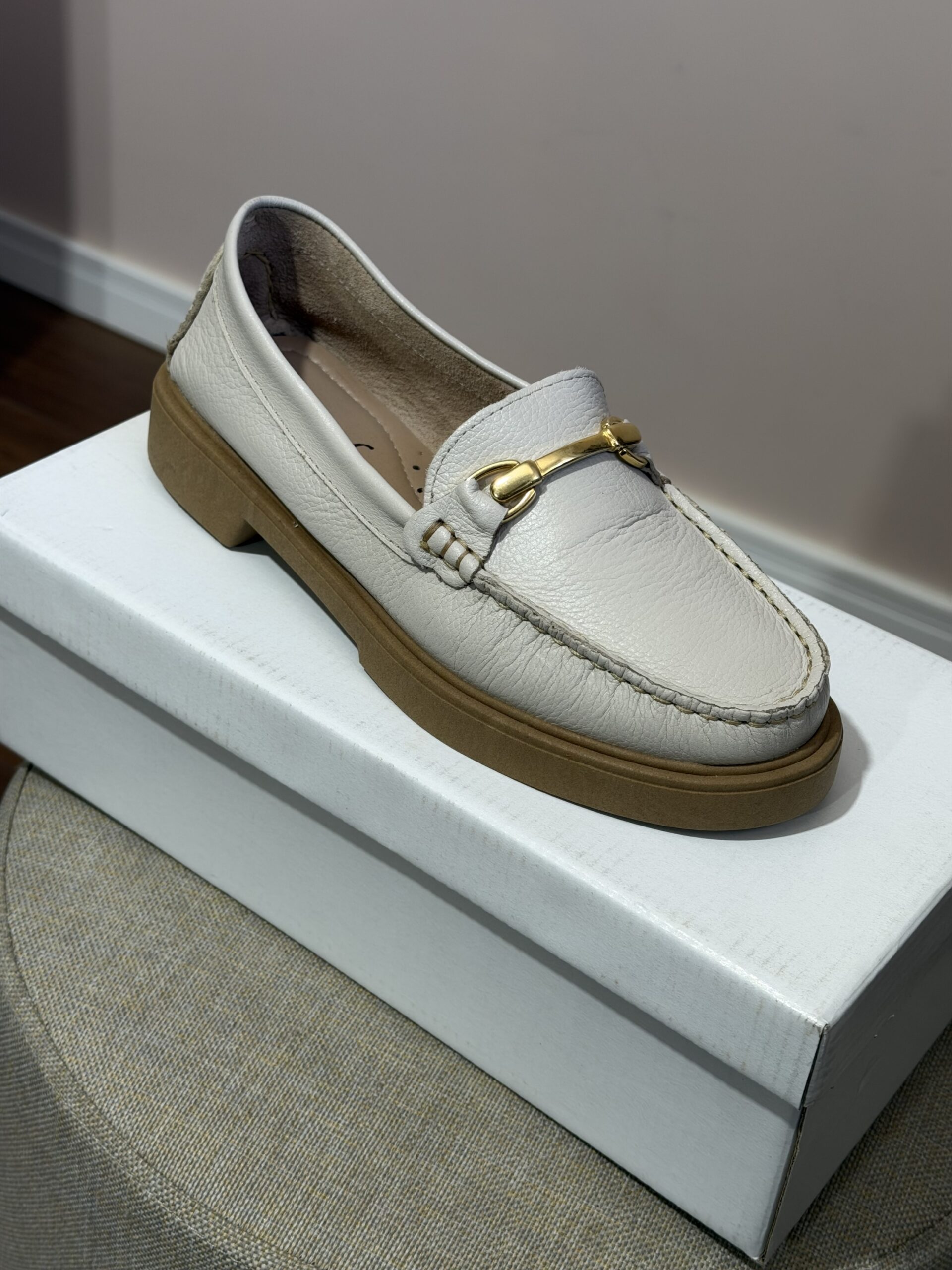 Mocassim Off White em Couro Legítimo Zêmel